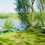 Logement,environnement Tres Paisibles,10 Voyageurs *