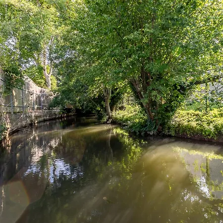Logement,environnement Tres Paisibles,10 Voyageurs *