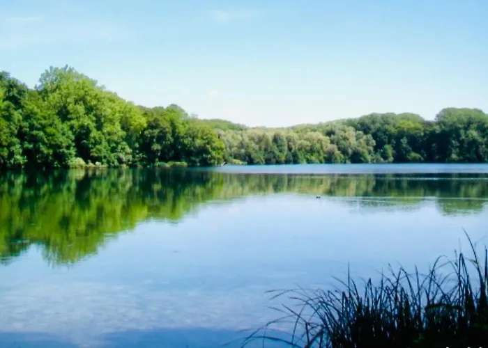 Logement,environnement Très Paisibles,10 Voyageurs Hébergement de vacances Cires-les-Mello