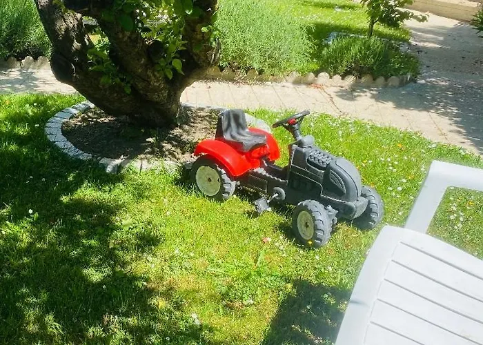 Logement,environnement Très Paisibles,10 Voyageurs Hébergement de vacances Cires-les-Mello