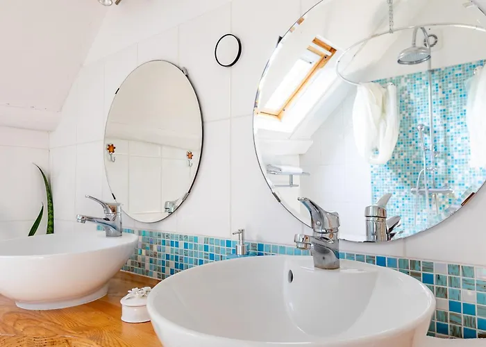 Logement,environnement Très Paisibles,10 Voyageurs Hébergement de vacances *